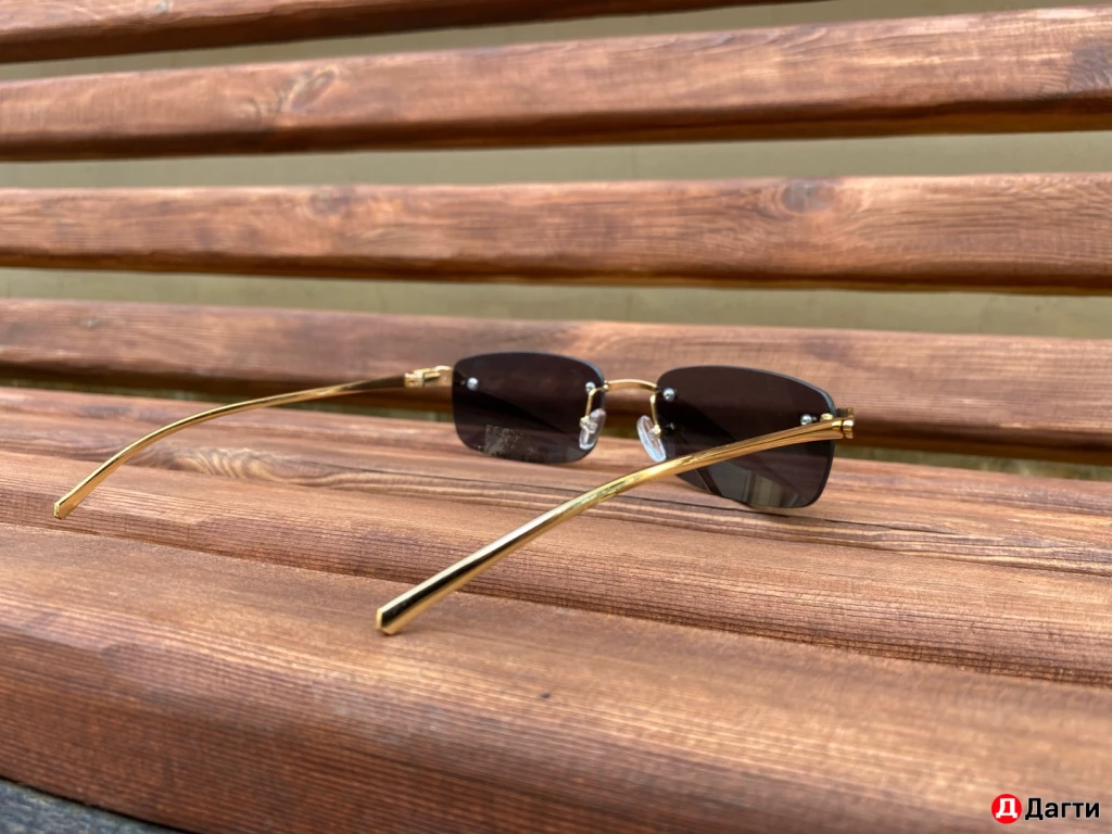 Очки солнцезащитные