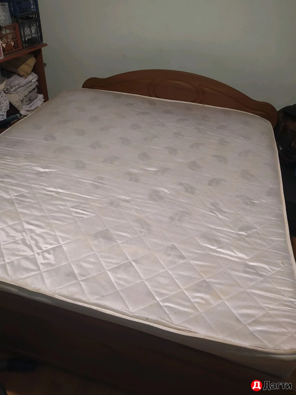 Матрас бу на пружинах и сетке