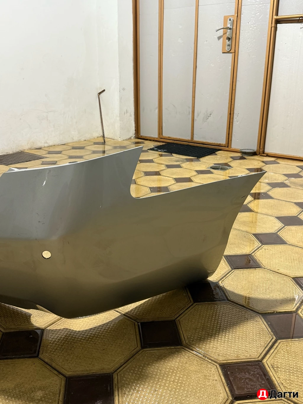 Задний бампер Toyota v40