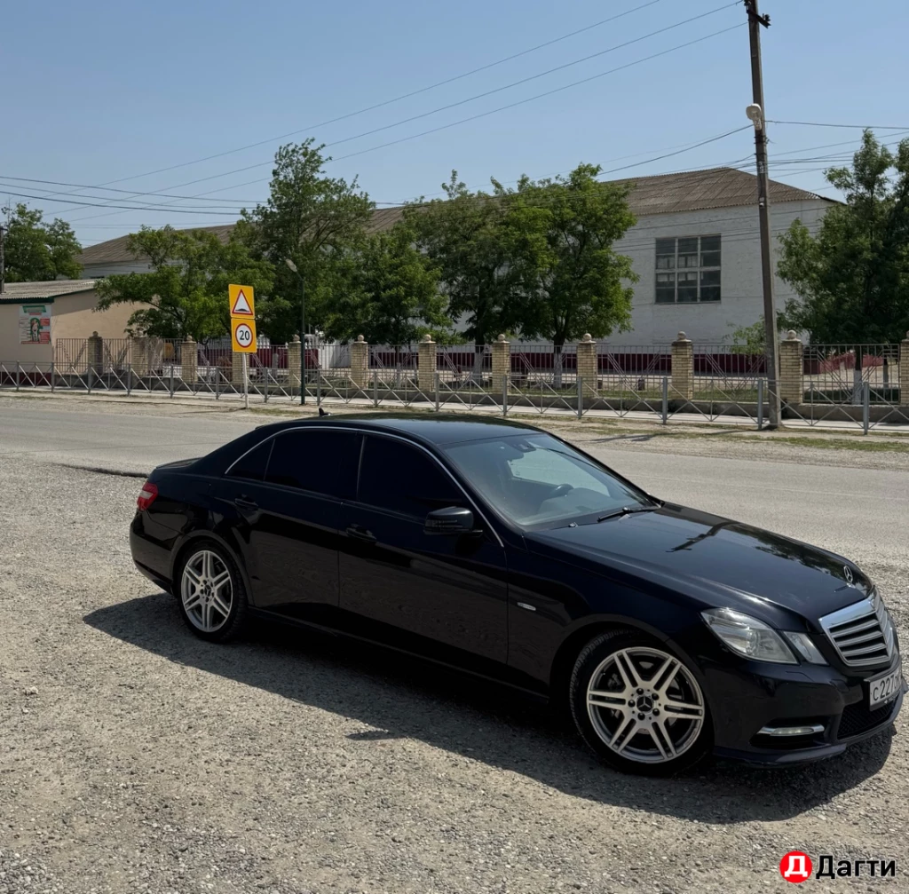 Mercedes-Benz E-Класс, 2011 года