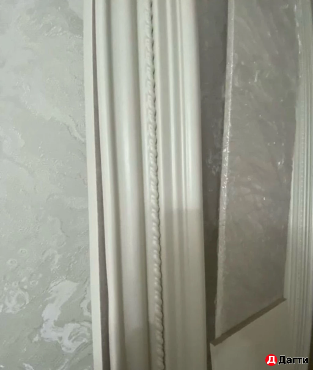 Новые наличники на входные двери