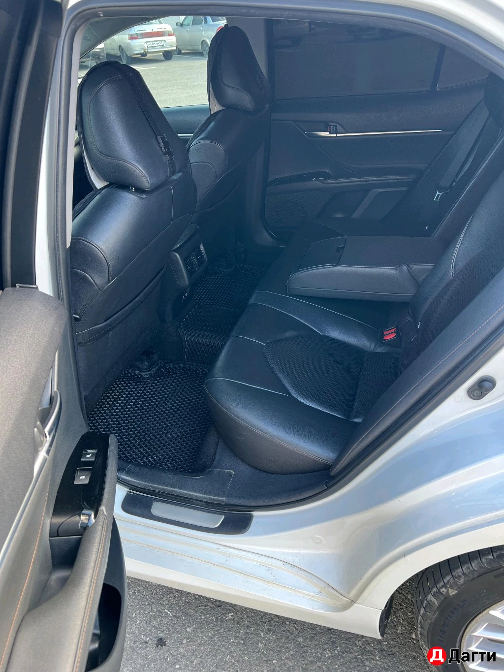 Toyota Camry, 2019 года