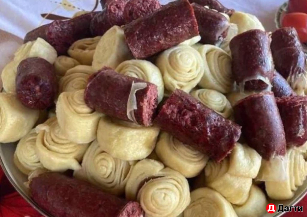 Сушеное мясо и колбаса из Ботлиха, полукопченная колбаса