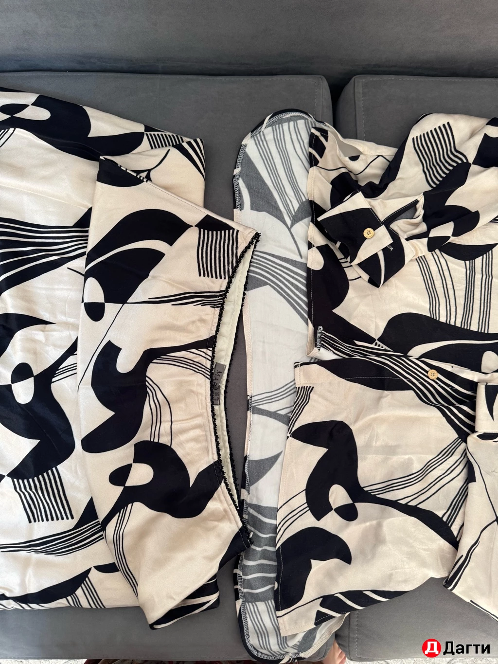 Женский атласный костюм