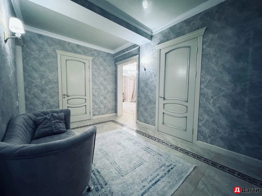 Квартира, 3 комнаты, 120 м², Агент