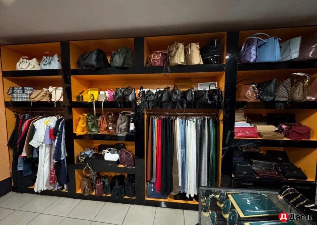 Шкаф витрина