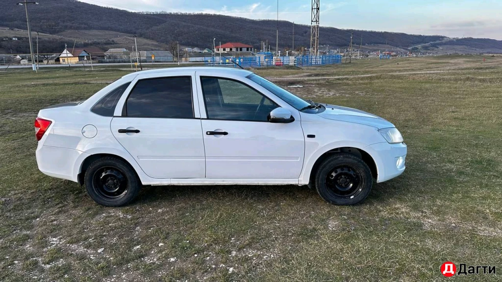 LADA (ВАЗ) Granta, 2013 года