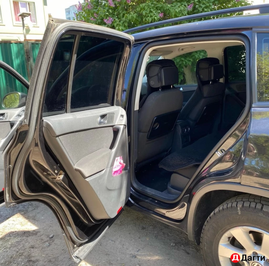 Volkswagen Tiguan, 2012 года