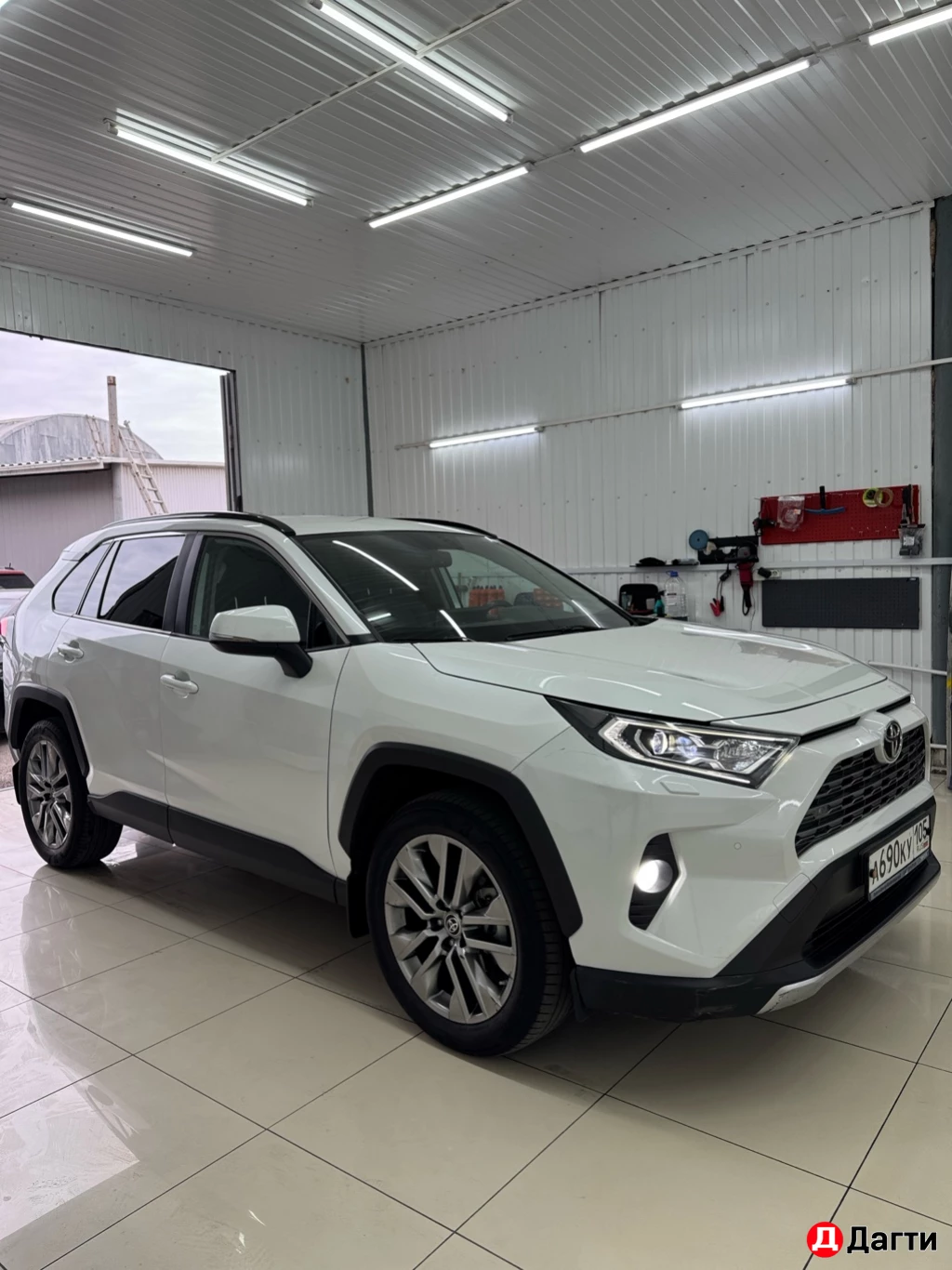 Toyota RAV4, 2020 года