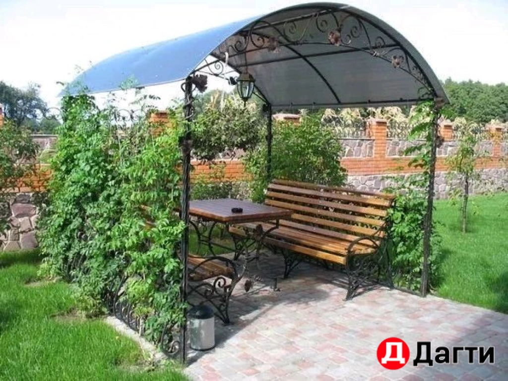 Беседки для приятных летних дней в кругу друзей и гостей