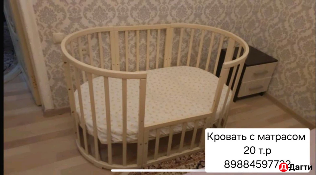 Детская кроватка