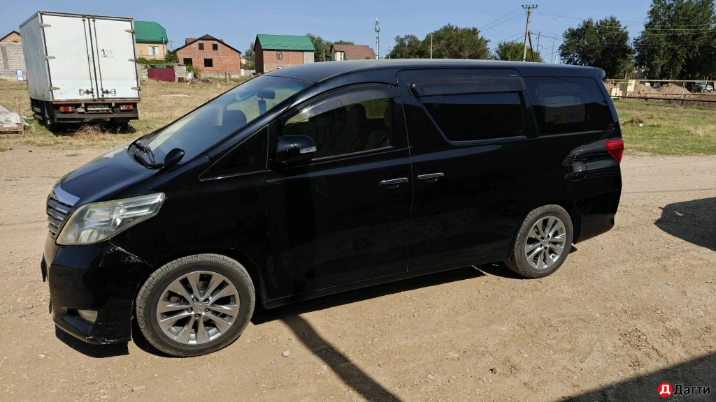 Toyota Alphard, 2010 года