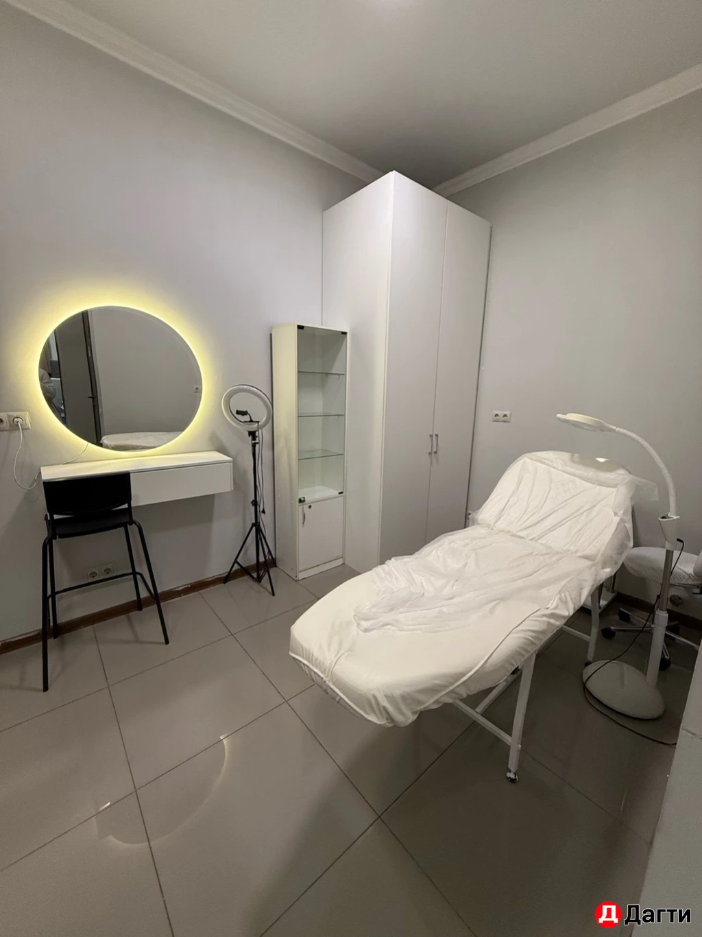 Помещение свободного назначения, Собственник