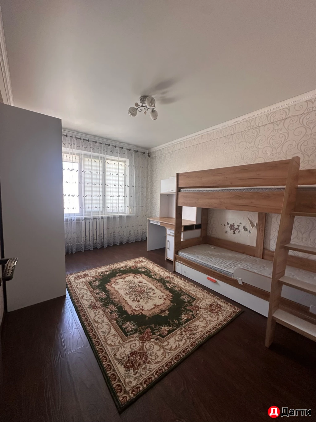 Квартира, 3 комнаты, 95 м²