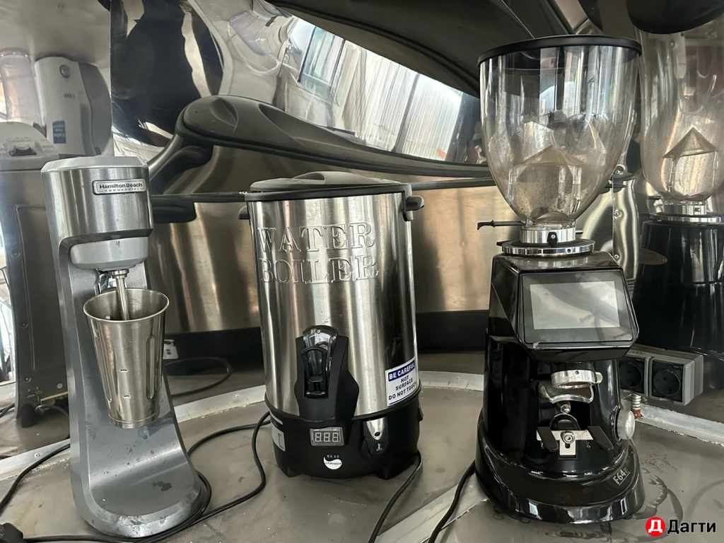 Фудтрак с оборудованием