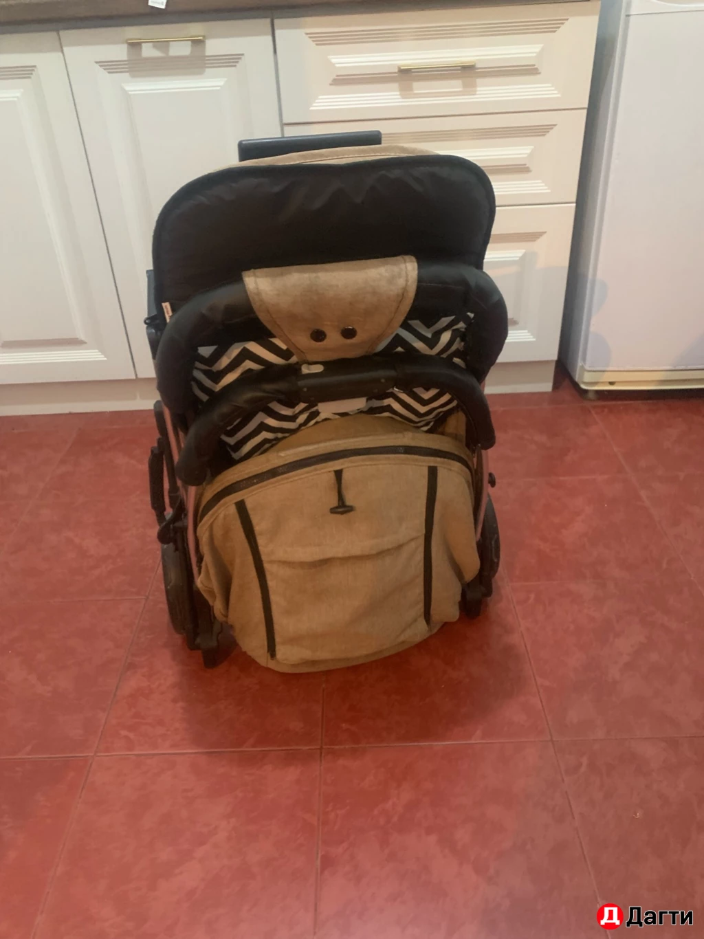 Коляска прогулочная