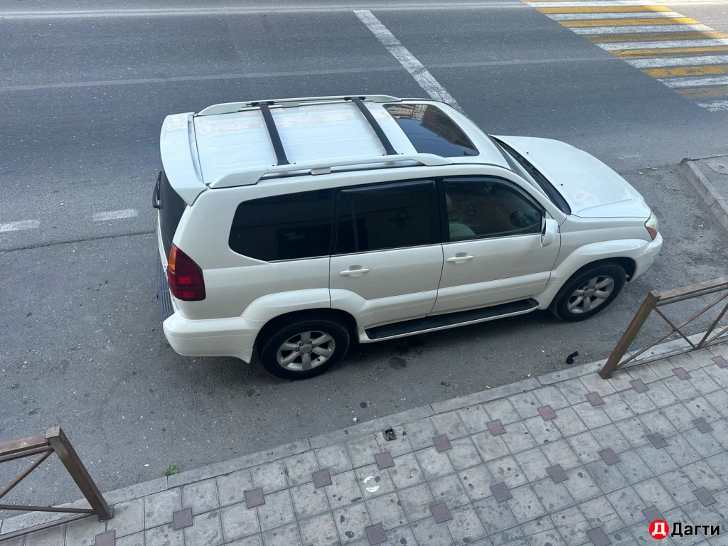 Lexus GX, 2004 года