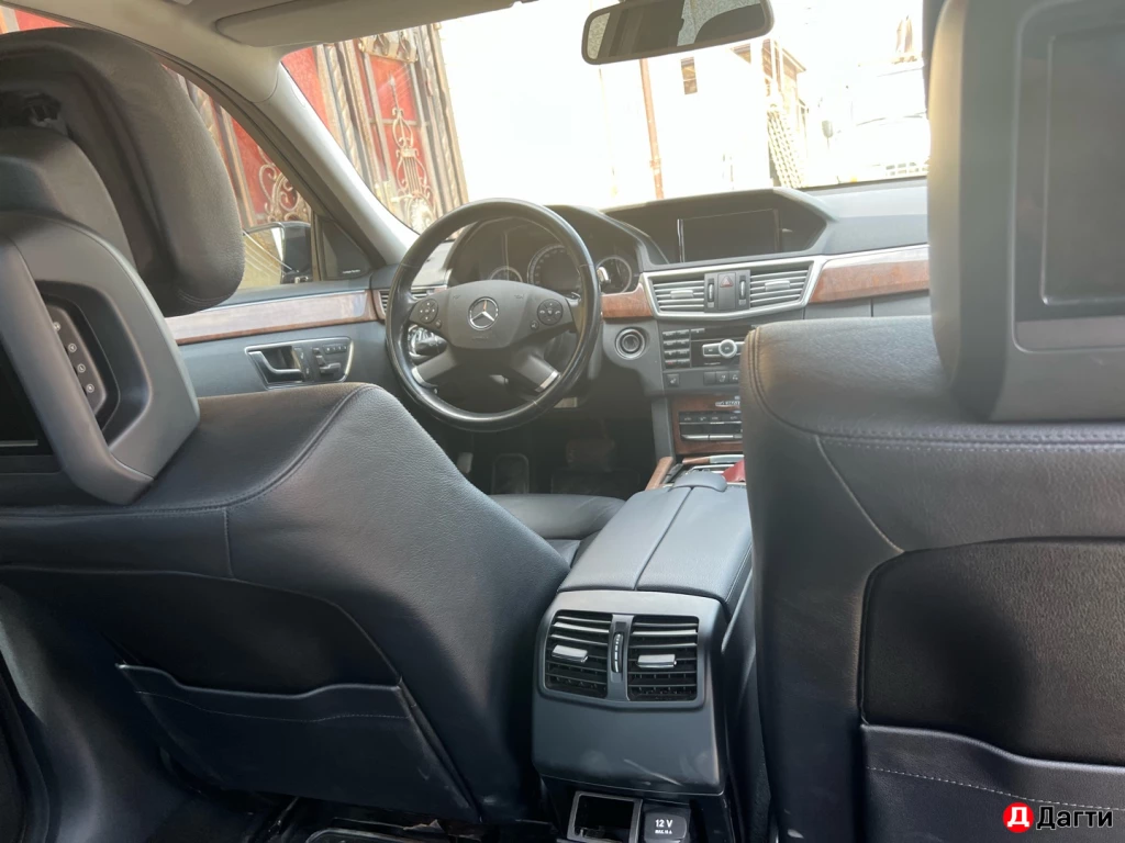 Mercedes-Benz E-Класс, 2011 года