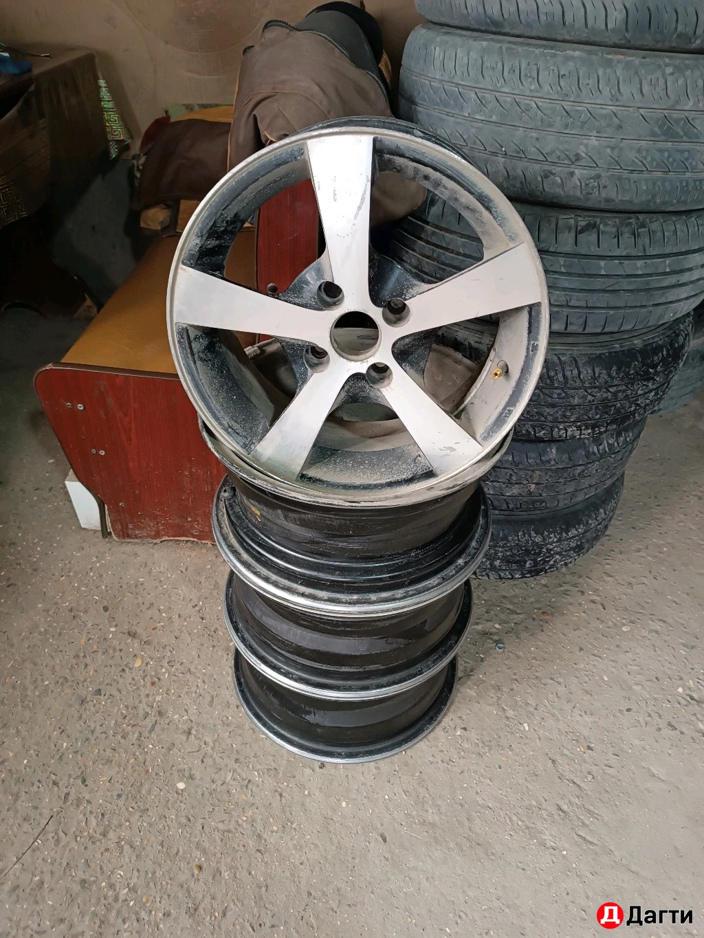 Литые диски р14 на ВАЗ усиленные, лёгкие, широкие.