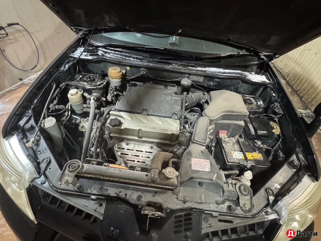 Mitsubishi Airtrek, 2004 года