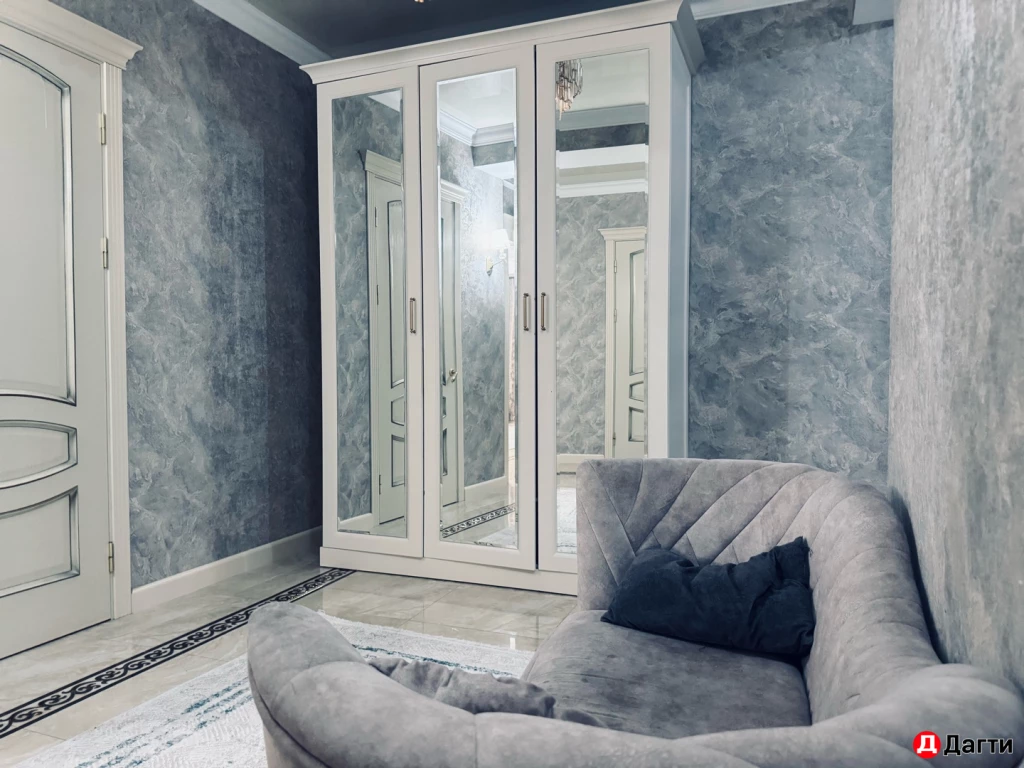 Квартира, 3 комнаты, 120 м², Агент