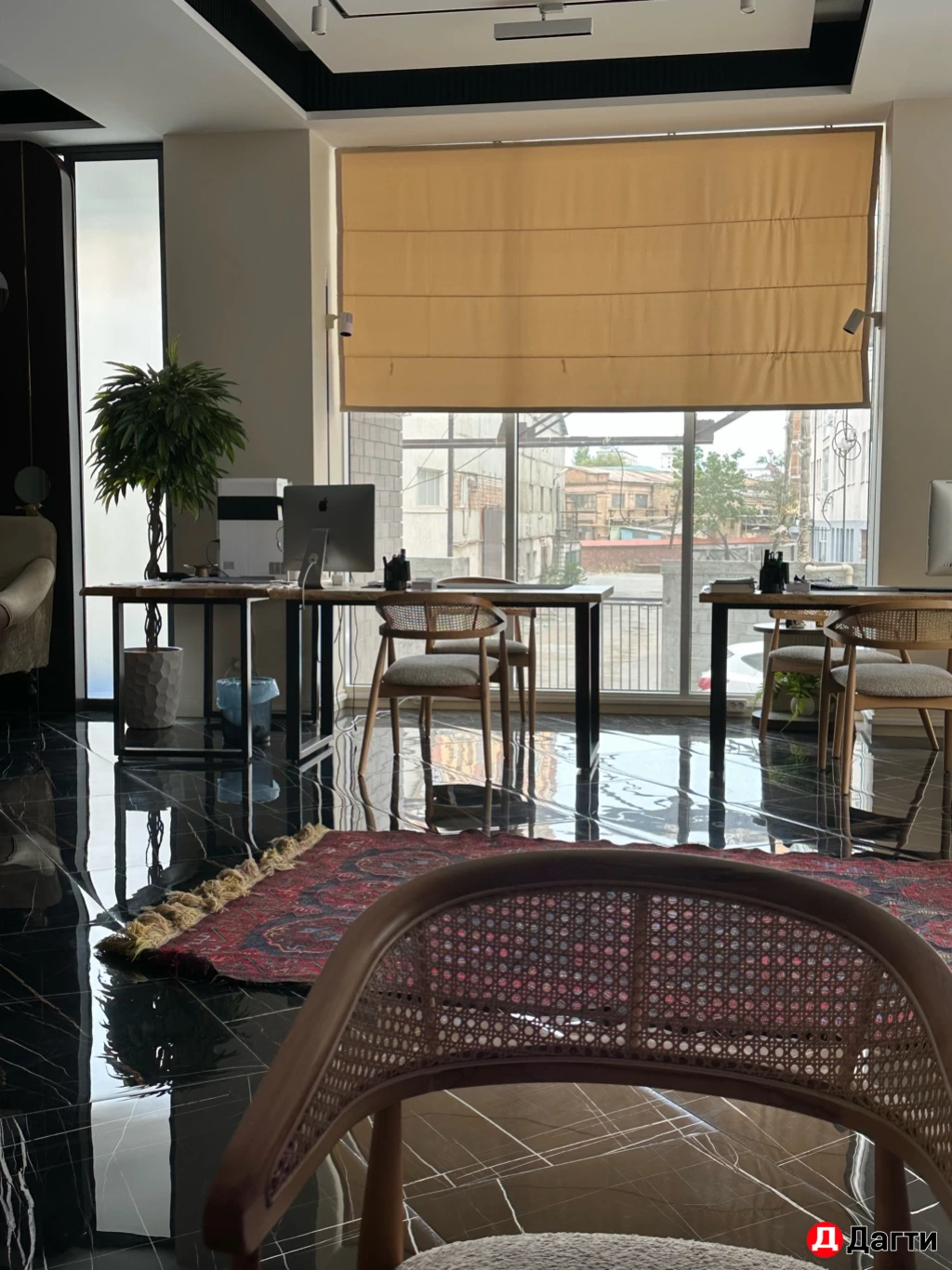 Менеджер по продажам недвижимости