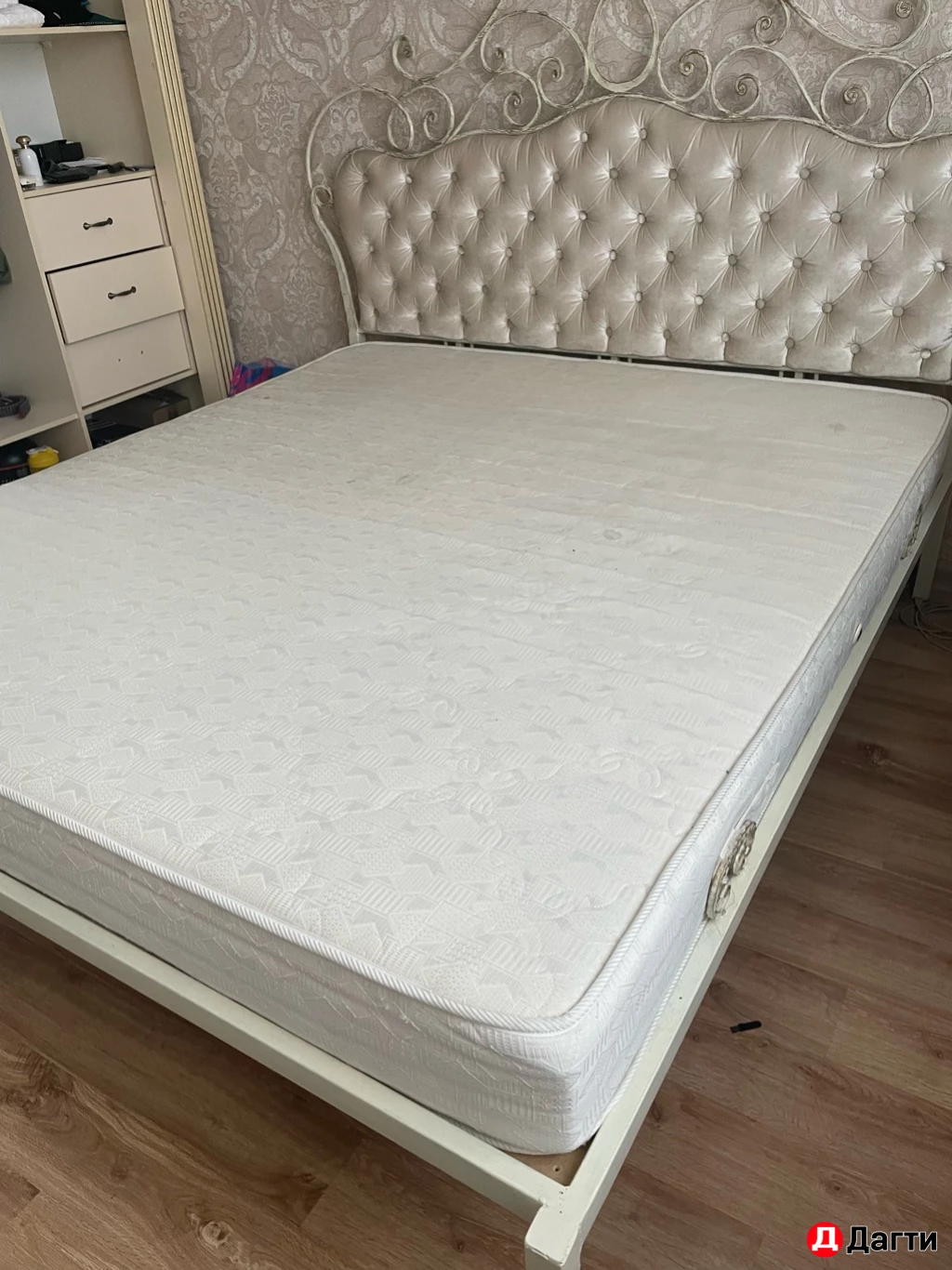 Кованая кровать с матрасом