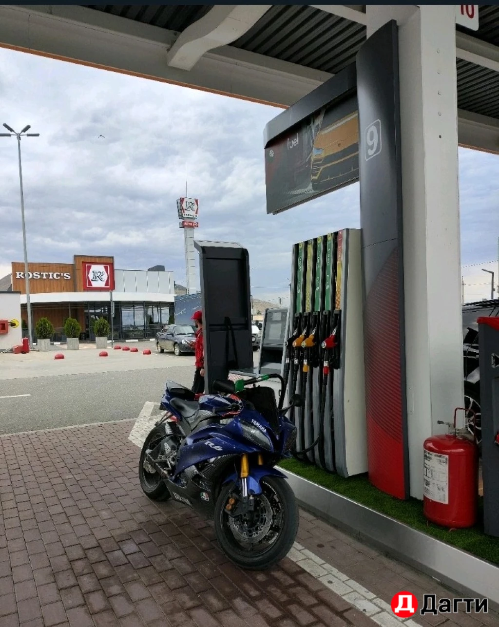 Спортивные мотоцикл