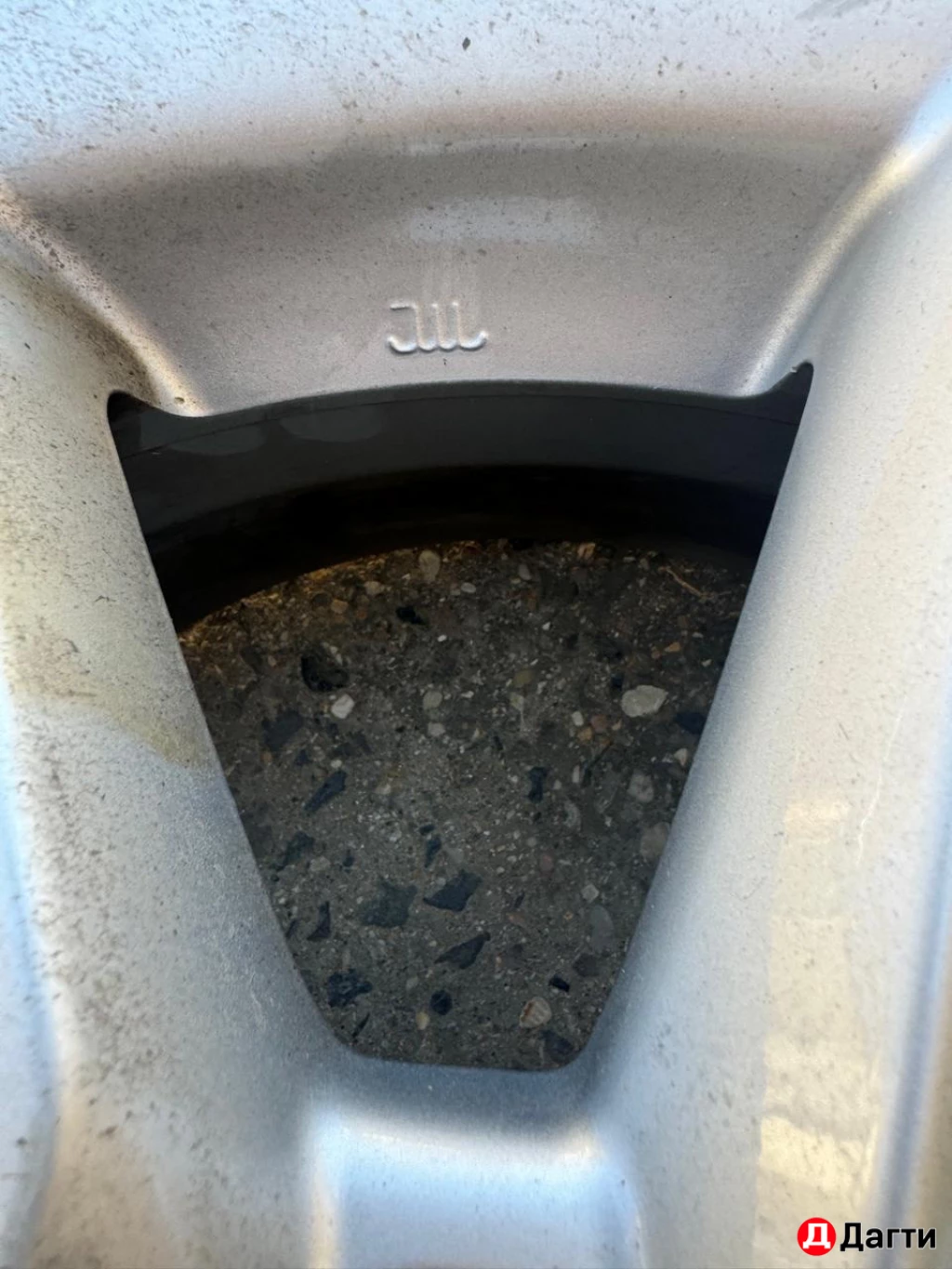 Диски на Камри оригинал R 16