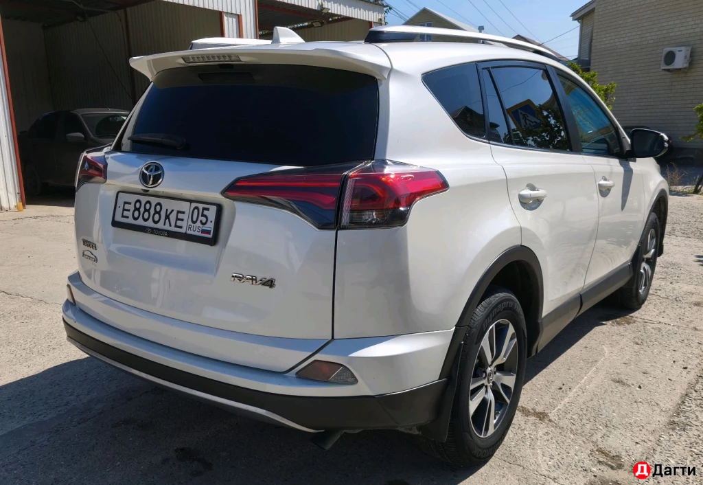 Toyota RAV4, 2017 года