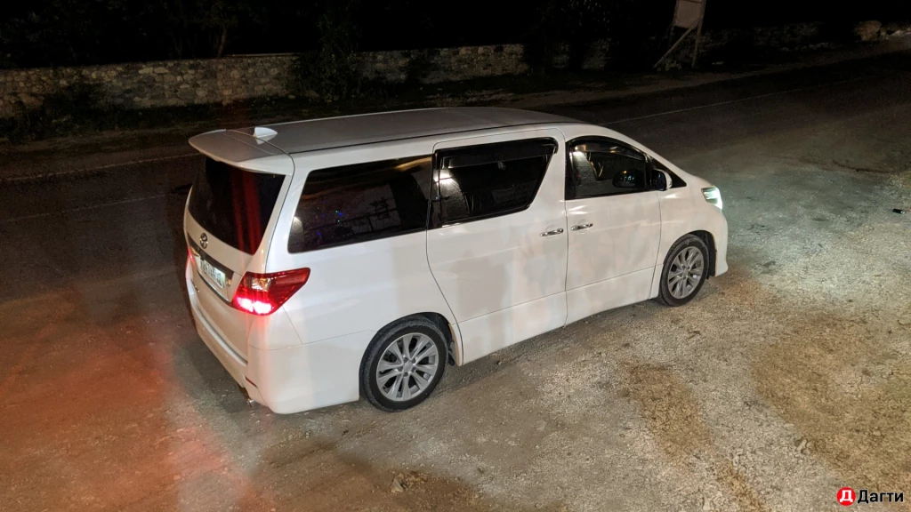 Toyota Alphard, 2010 года