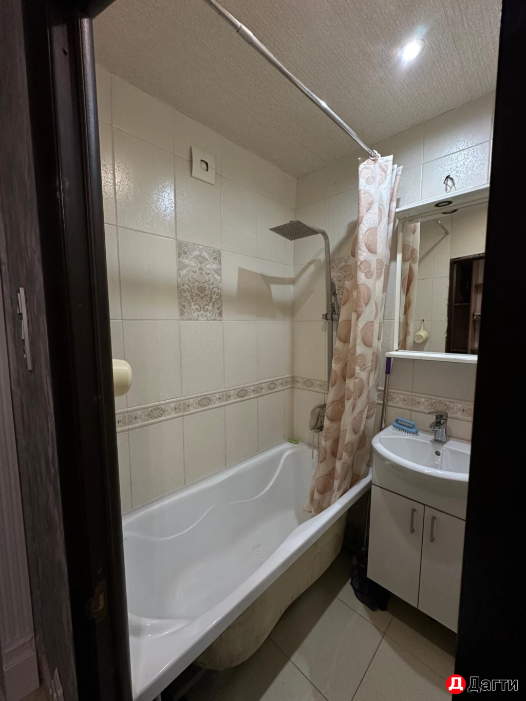 Квартира, 3 комнаты, 70 м²