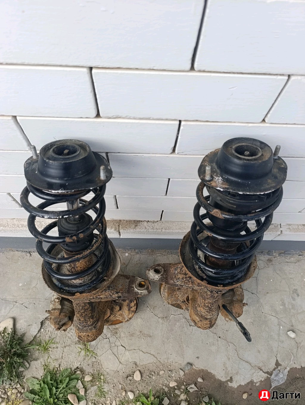 Стойки передние Daewoo Nexsia в сборе