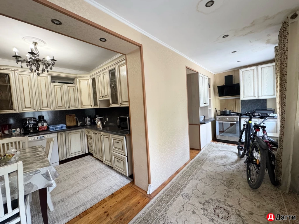 Квартира, 3 комнаты, 85 м², Агент