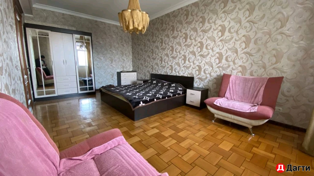 Квартира, 3 комнаты, 80 м²