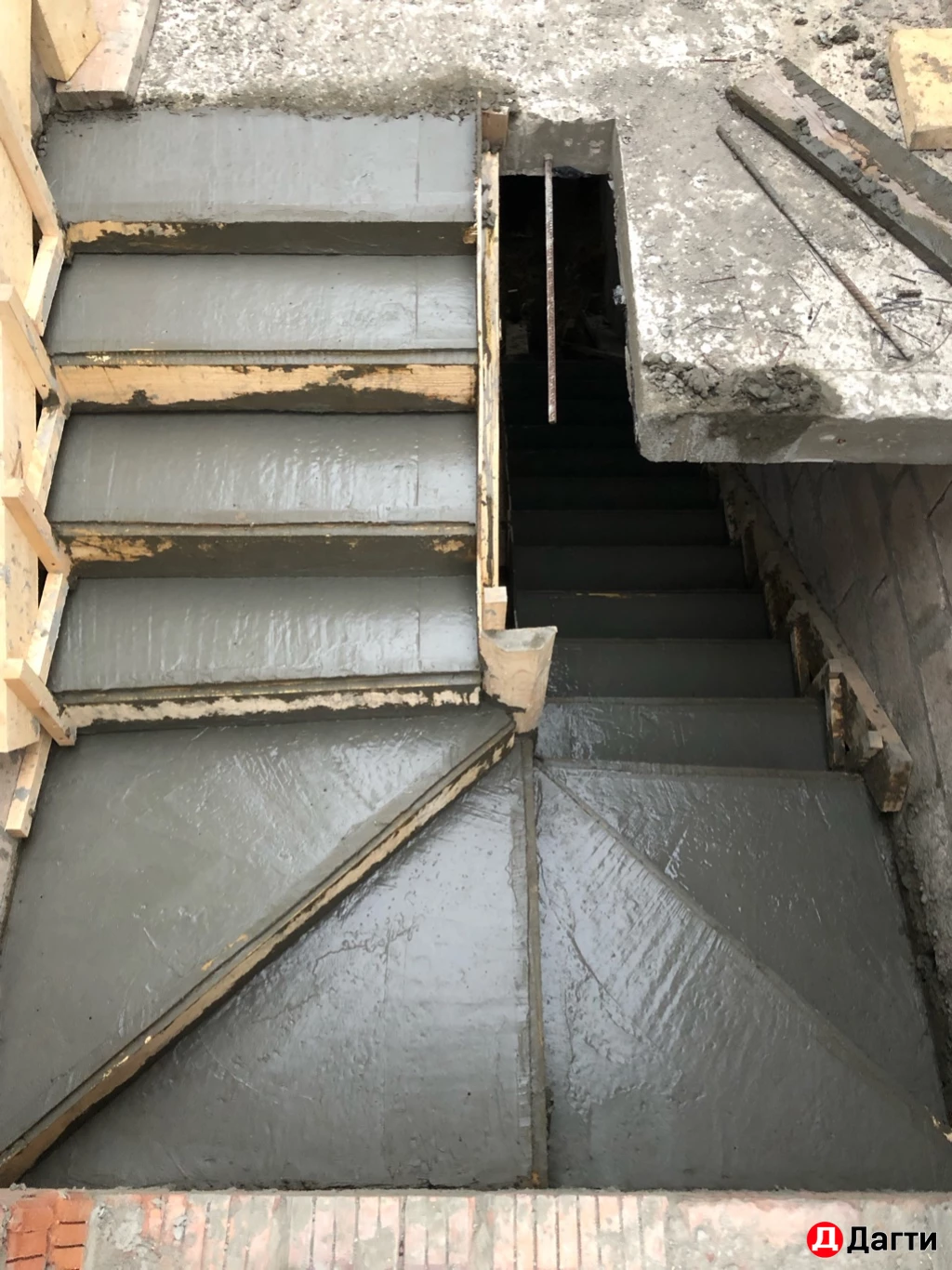 ЗАЛИВКА ЖЕЛЕЗОБЕТОННЫХ ЛЕСТНИЦ