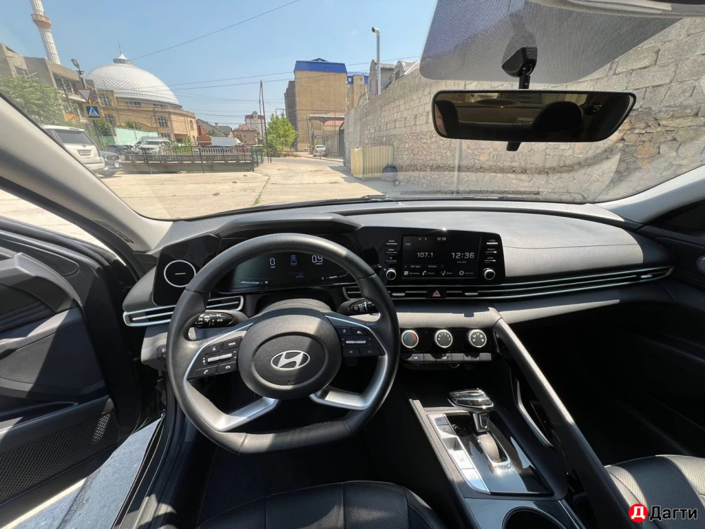 Hyundai Elantra, 2023 года