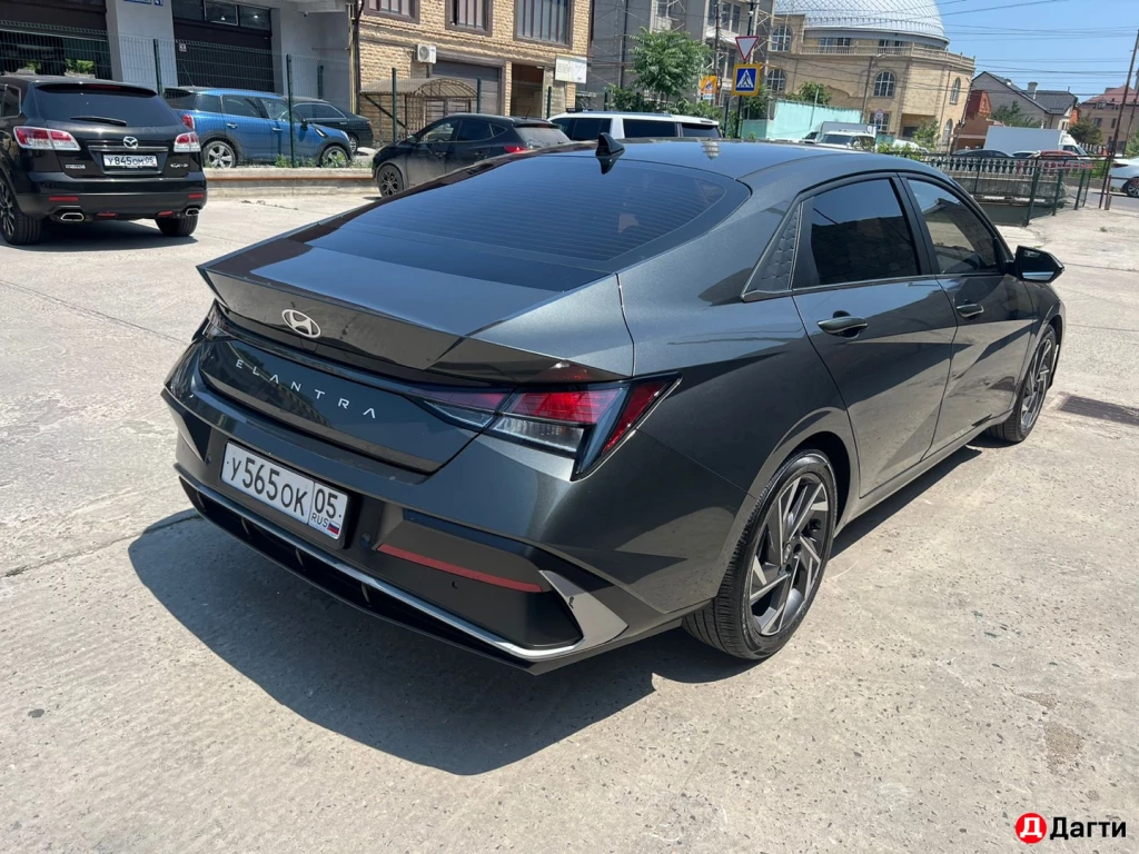 Hyundai Elantra, 2023 года