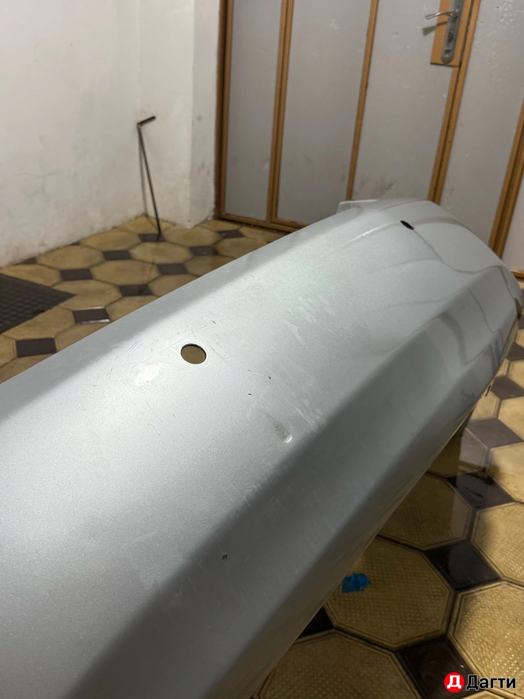 Задний бампер Toyota v40