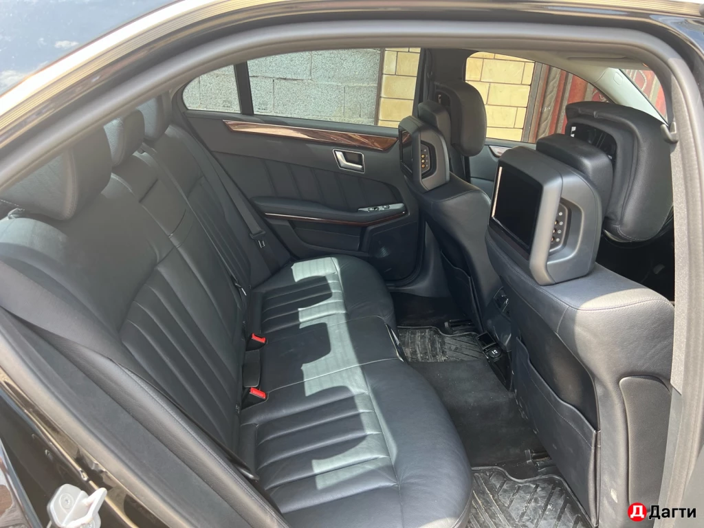 Mercedes-Benz E-Класс, 2011 года