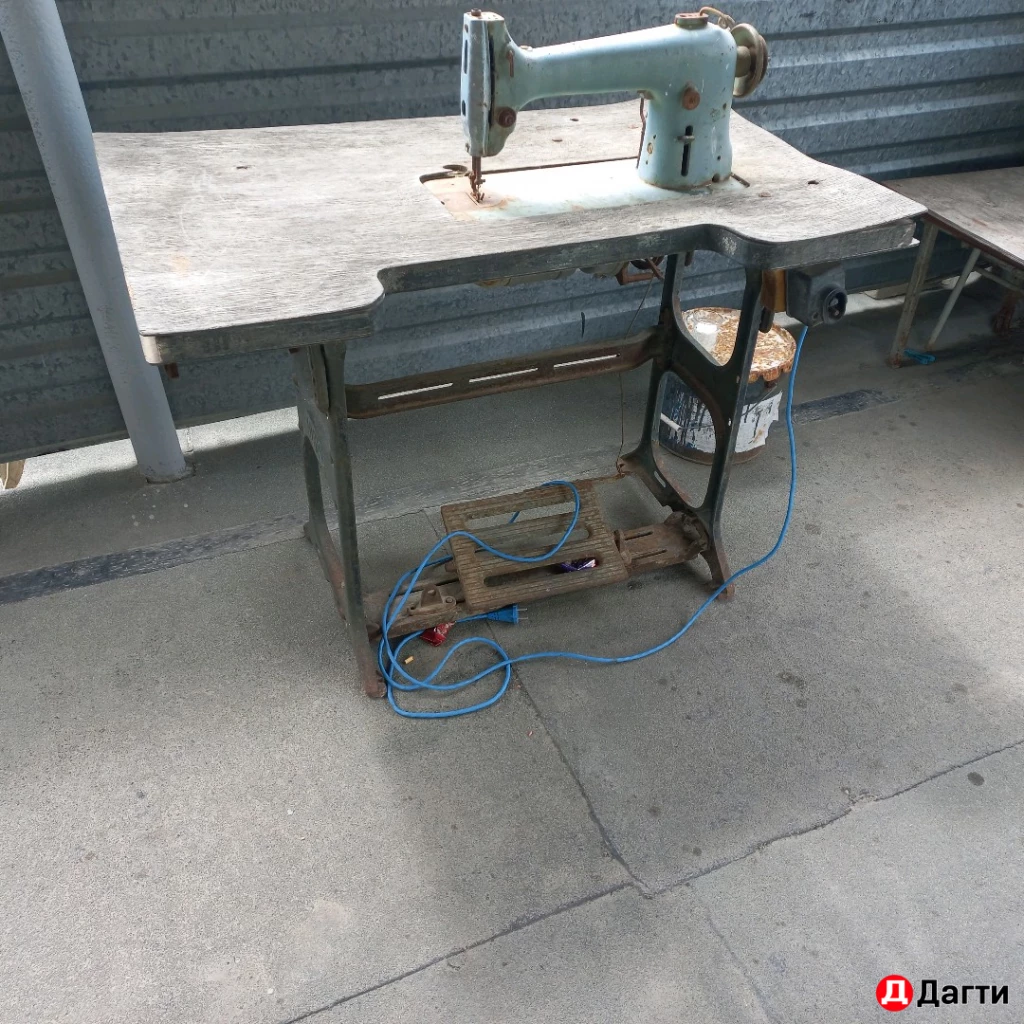 Швейная машинка