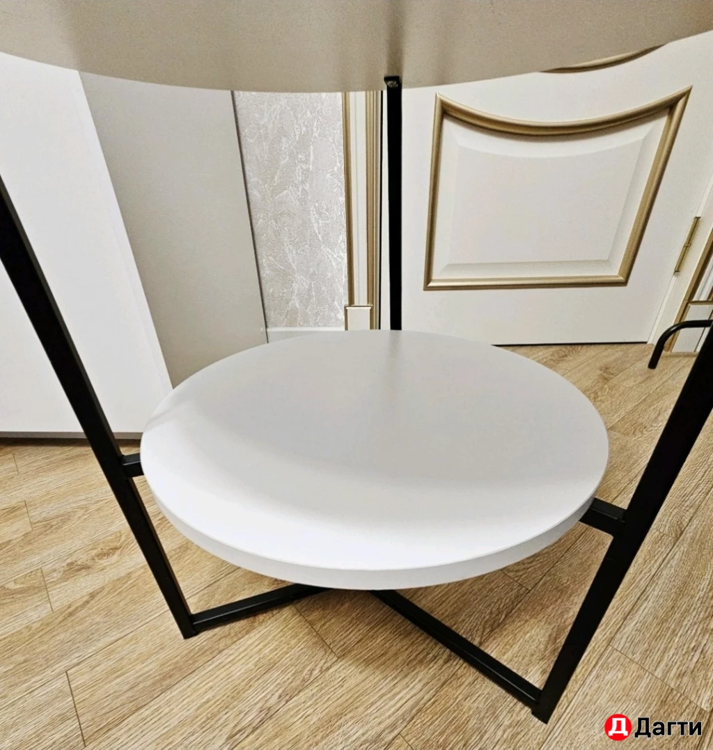 Журнальный столик