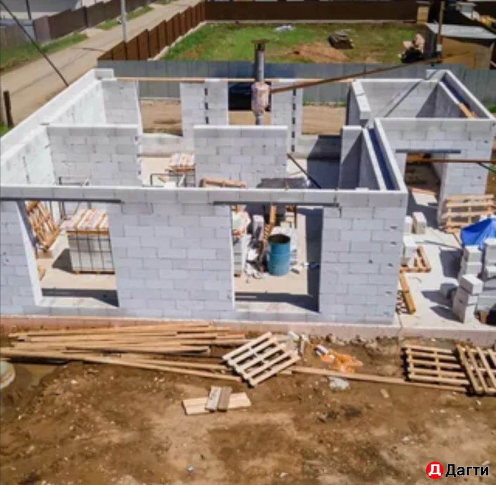 Строители и строительная бригада