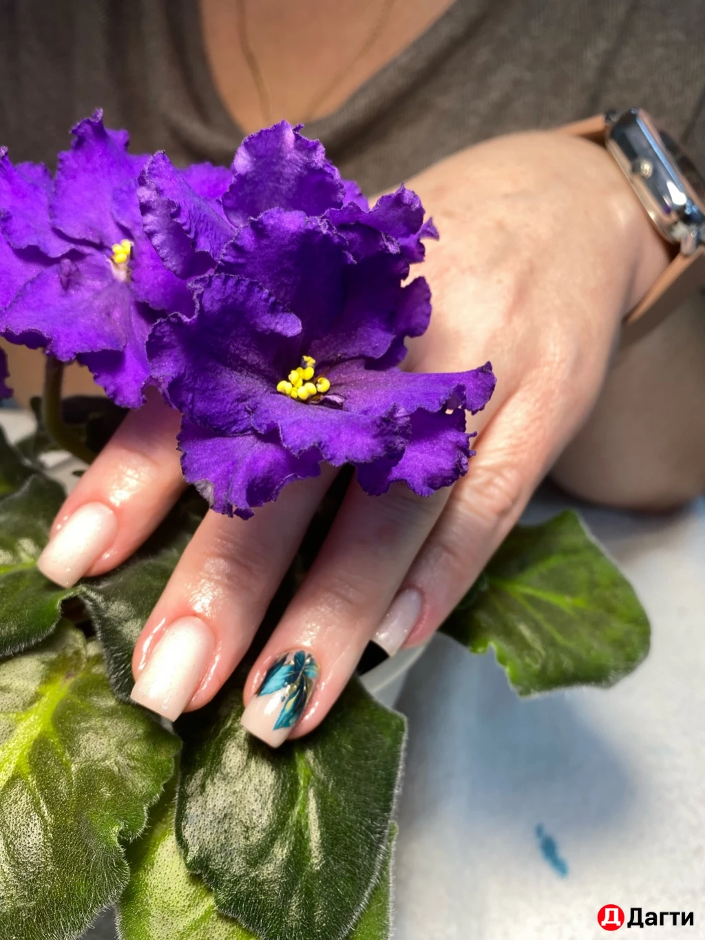 Наращивание ногтей