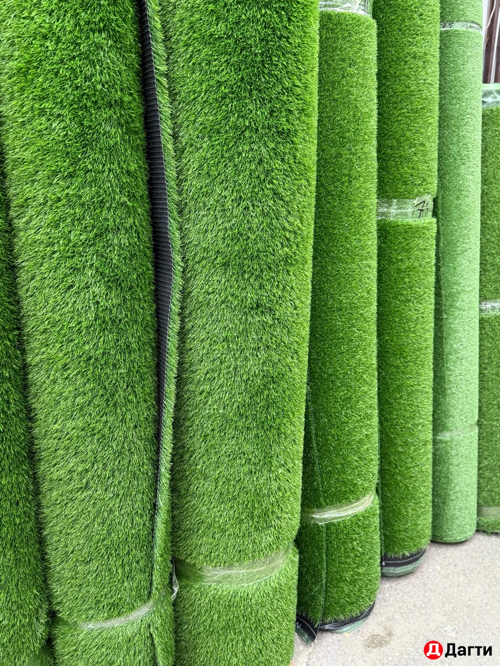 Искуственный газон в рулонах