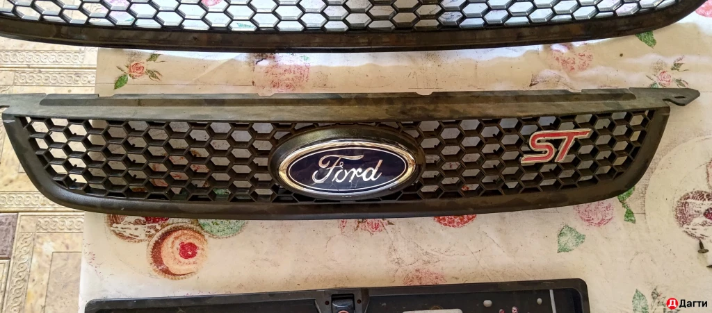 Решётки радиатора соты черный Ford Focus 2 рестайлинг