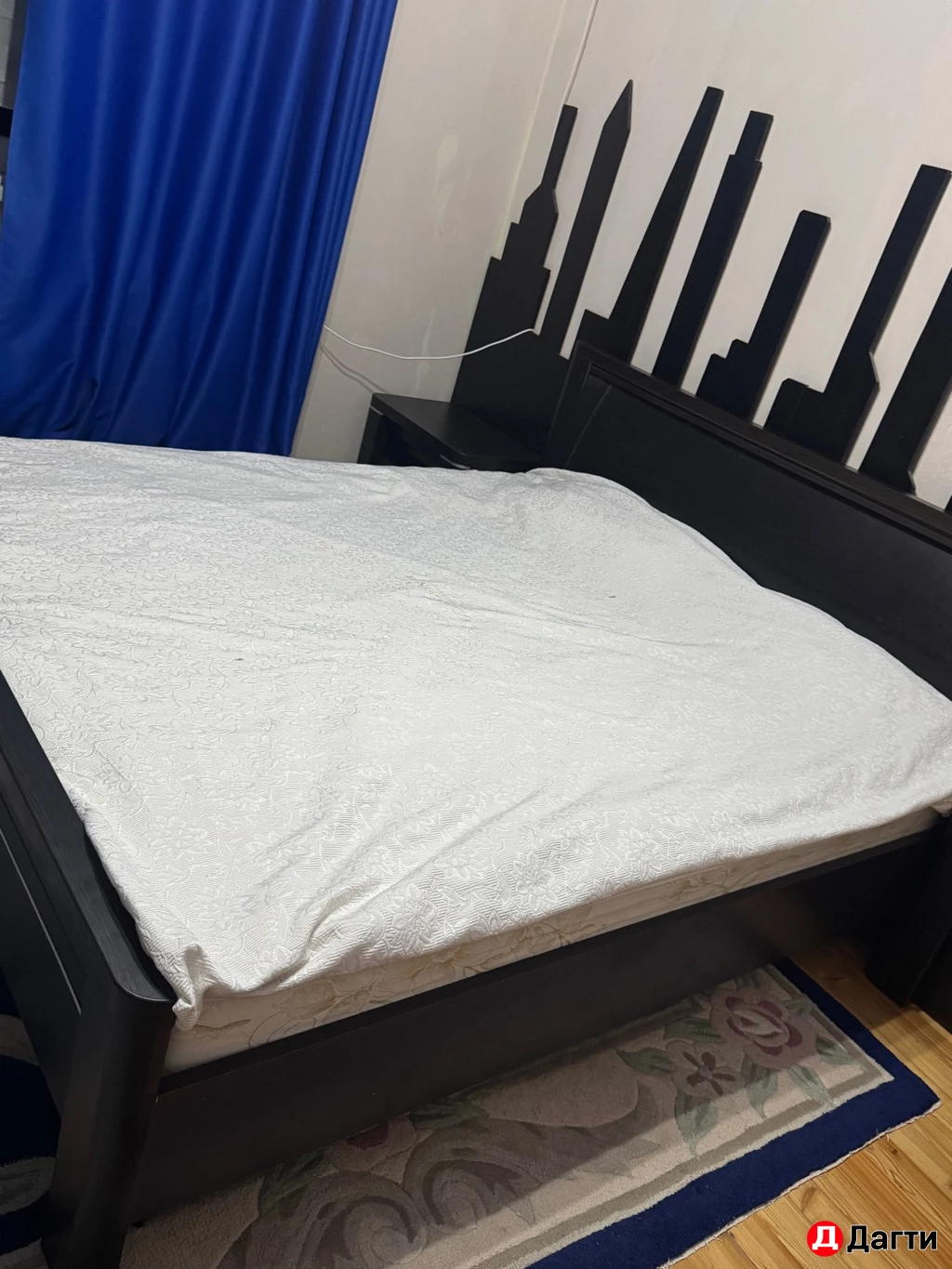 Двух спальная кровать