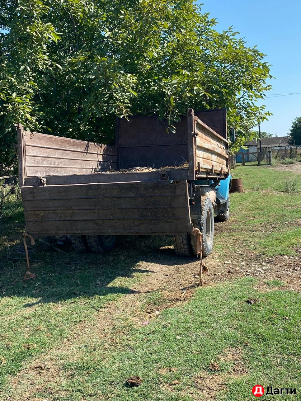 Грузовик самосвал