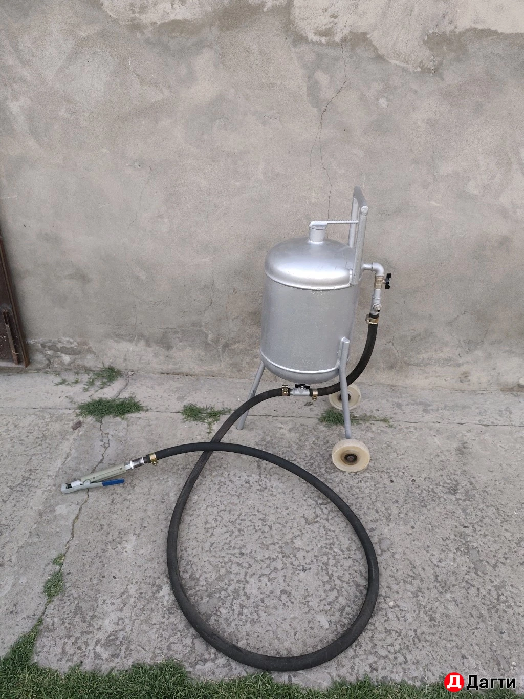 Пескоструйный аппарат