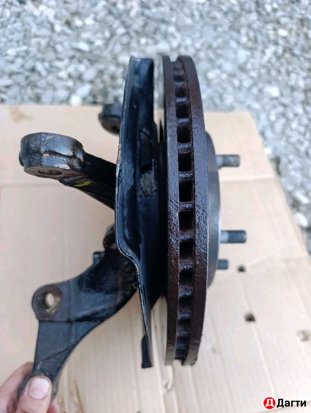 Кулак передний левый Hyundai Elantra 6